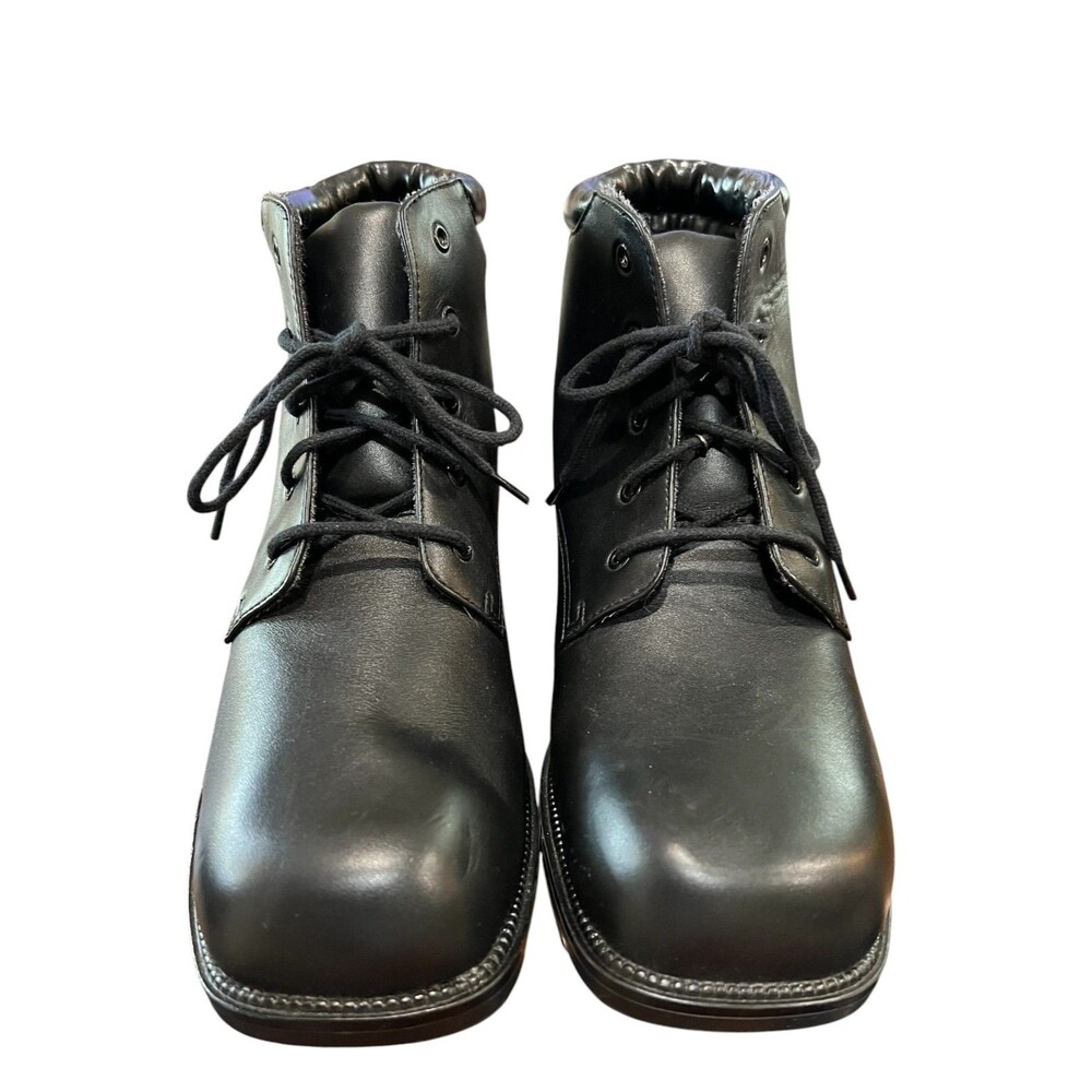 Stone Mountain Women's Black Leather Lace-Up Soho Ankle Boots  Size 8.5  NWOB